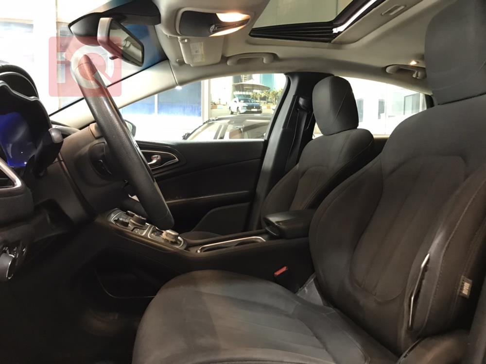 کرایسلەر 200